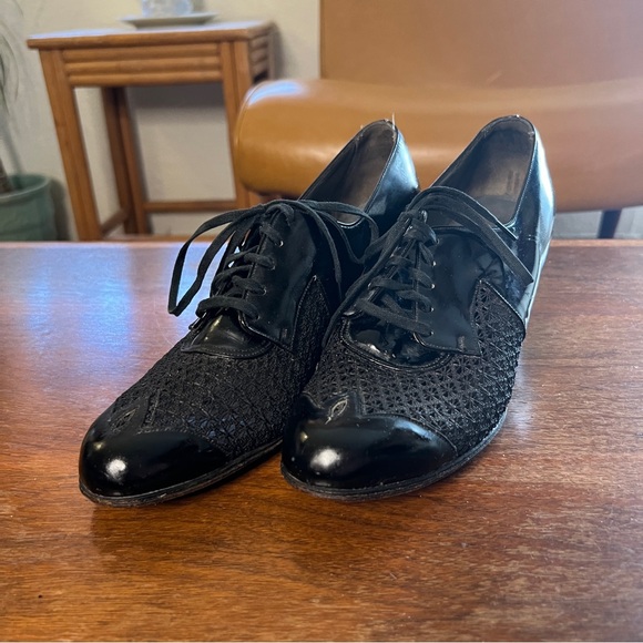 Vintage 1940s Patent Leather and Mesh Shoes - Picture 9 of 9